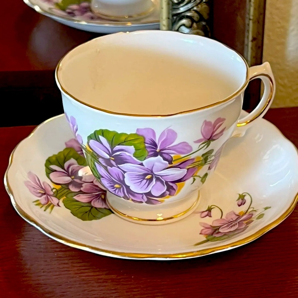 Vintage Royal Vale Tea Cup & Saucer with purple violets. Made in England 1953+